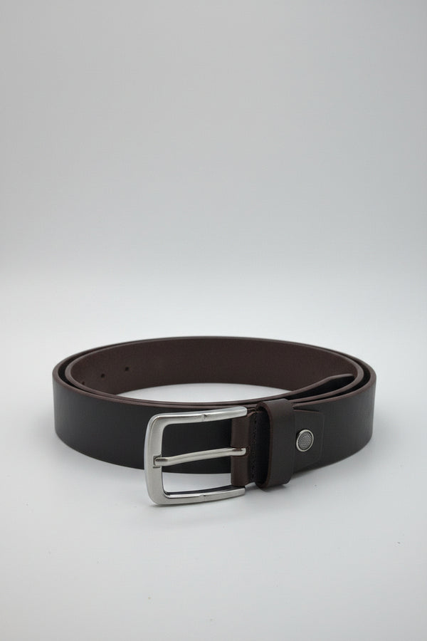 Premium genuine leather belt buckle detail